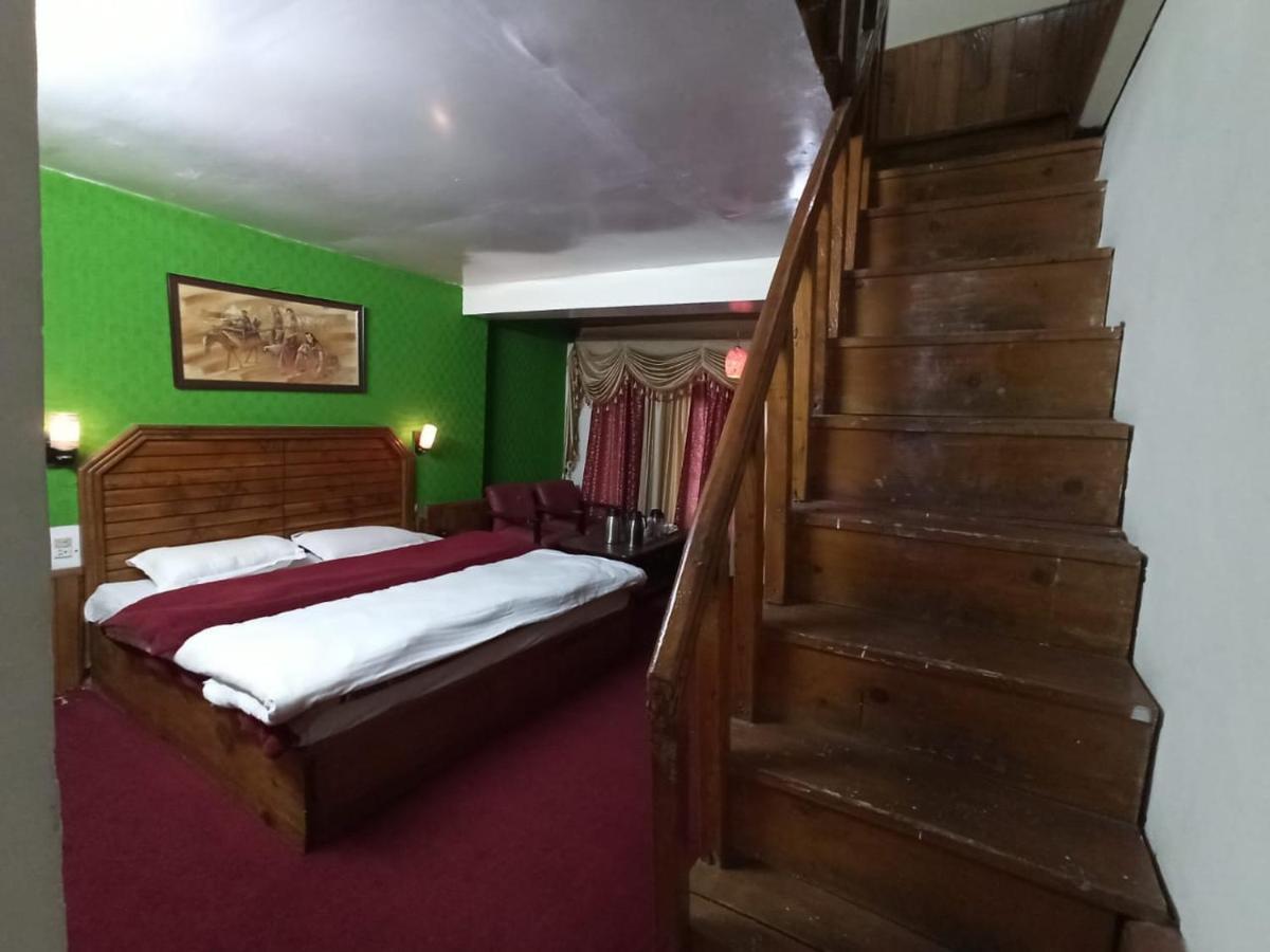 Hotel Him View Manāli Buitenkant foto