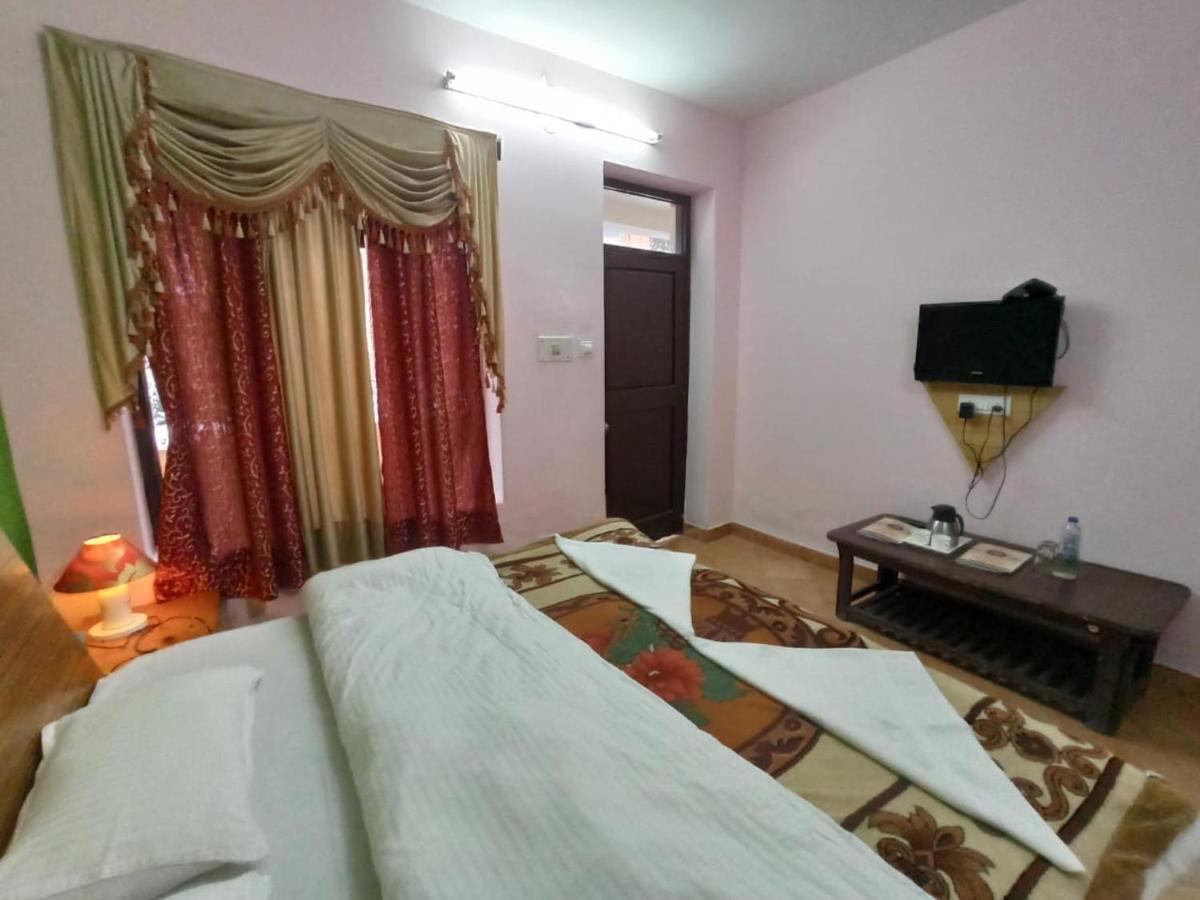 Hotel Him View Manāli Buitenkant foto